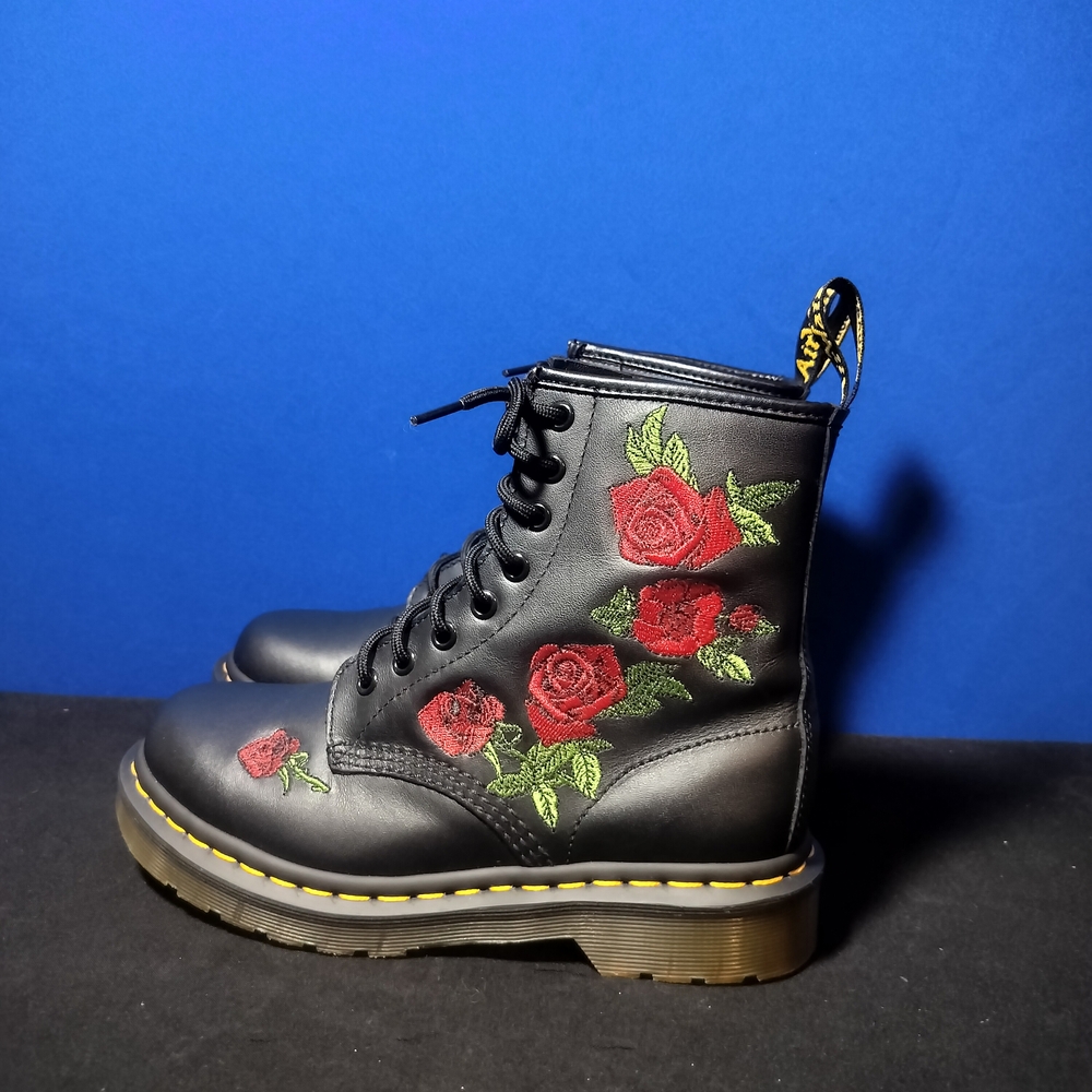 Women's DR. MARTENS 1460 VONDA FLORAL LEATHER LACE UP BOOTS (Size  6)